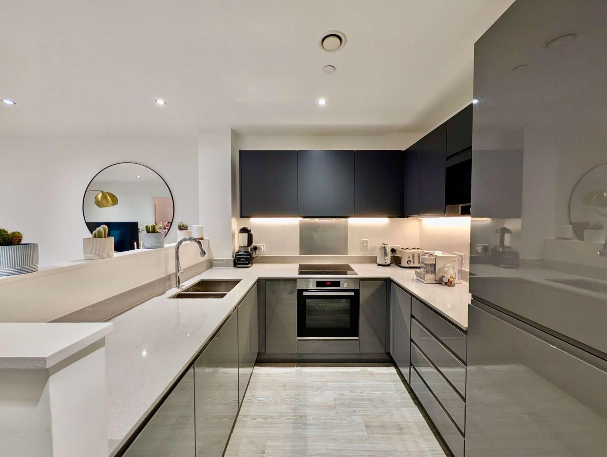 Charming Flat With Balcony In Appartamento